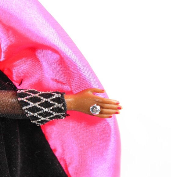 Vintage 1998 Holiday Barbie "Christie" Doll – Black & Silver Gown Hot Pink Shawl - Picture 12 of 16